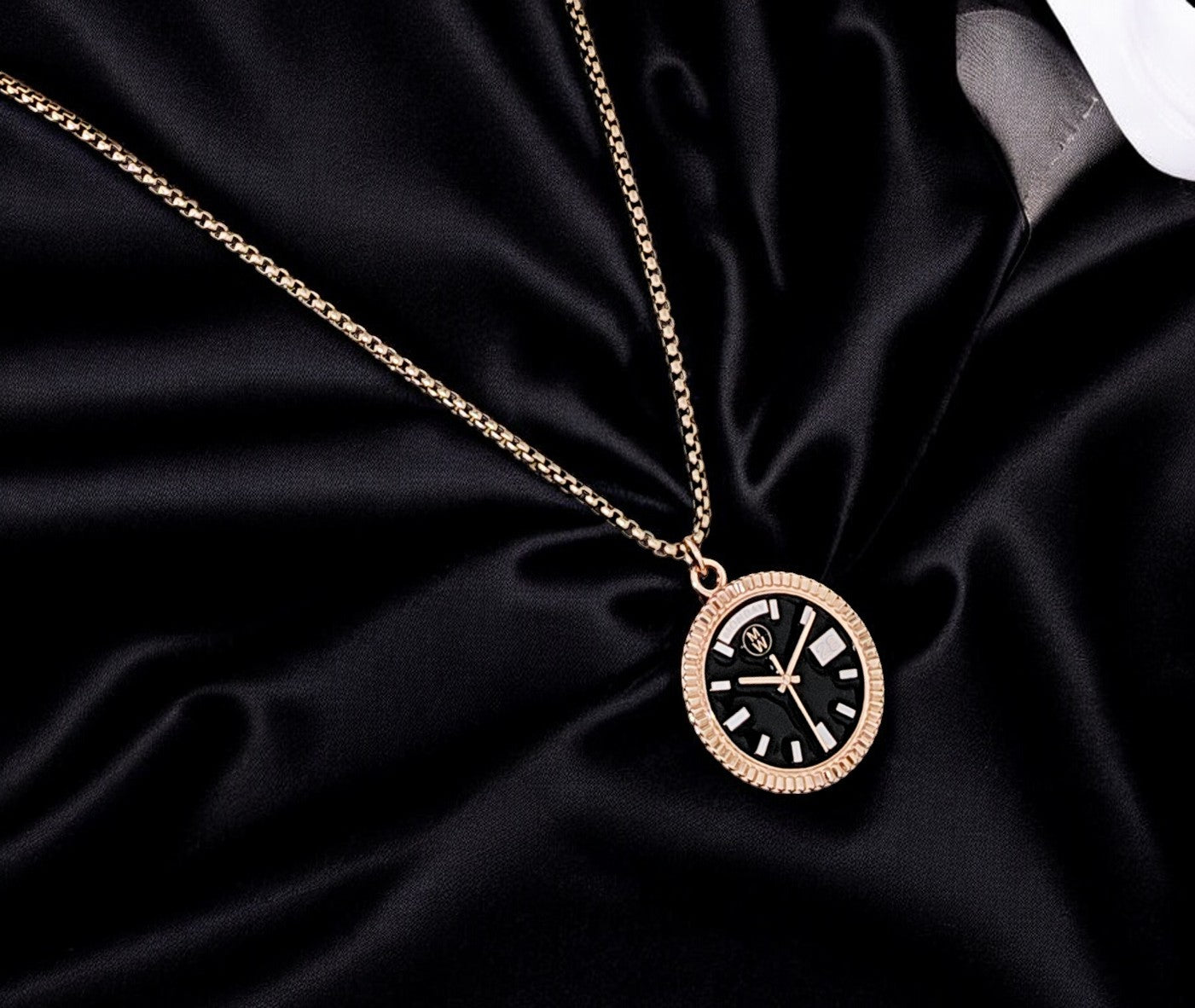 New Collection! Watchmedals PRESIDENTIAL Series Medal Necklace - Rose Gold & Black