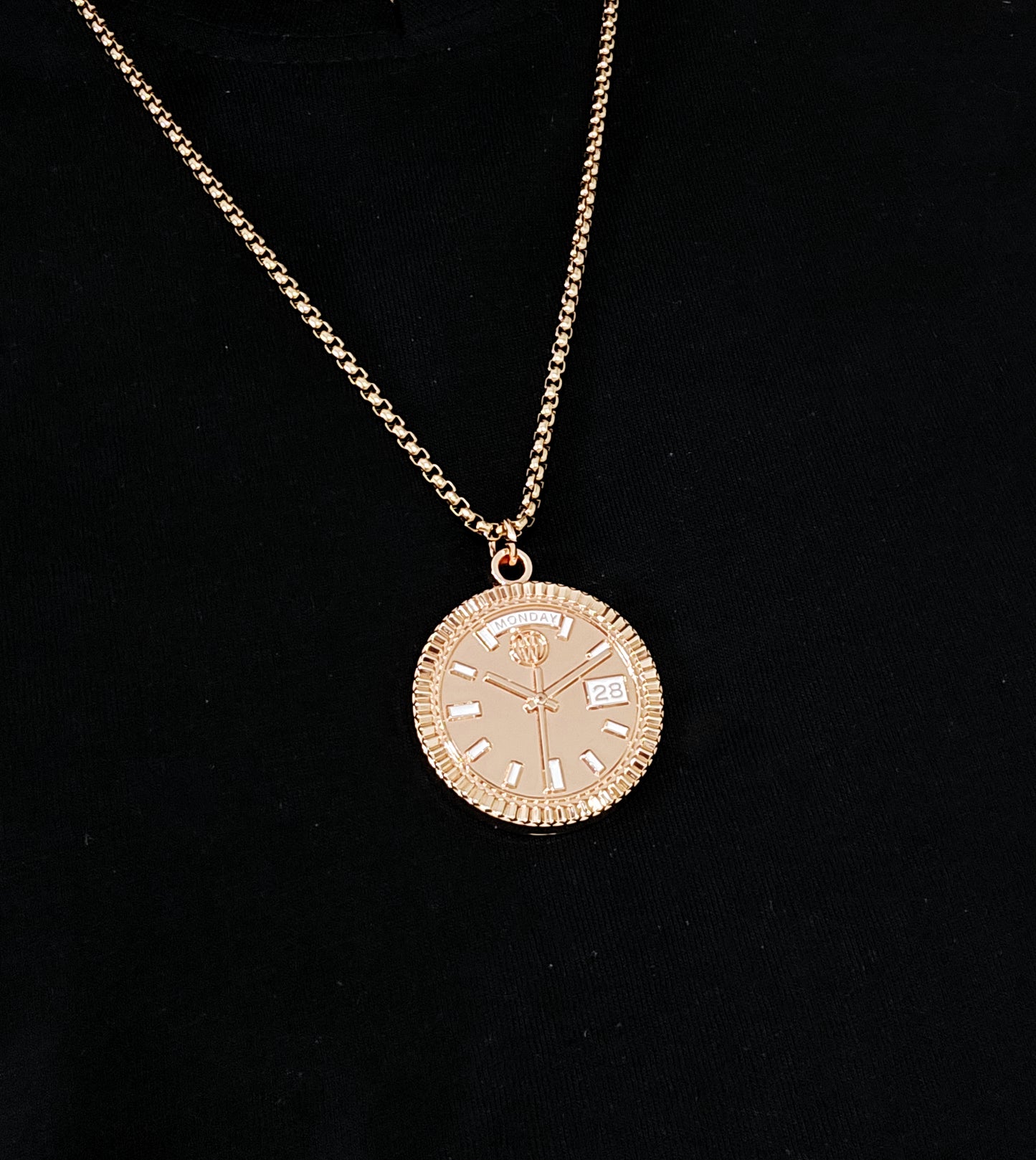 New Collection! Watchmedals PRESIDENTIAL Series Medal Necklace - Rose Gold