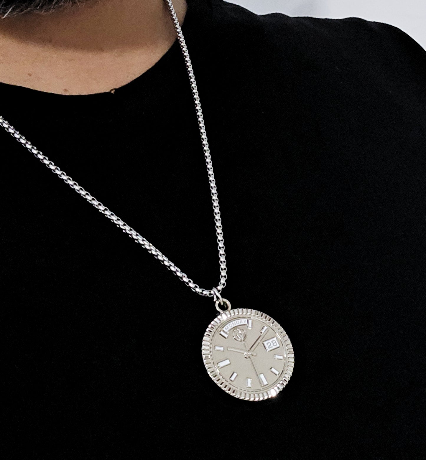 New Collection! Watchmedals PRESIDENTIAL Series Medal Necklace - Silver