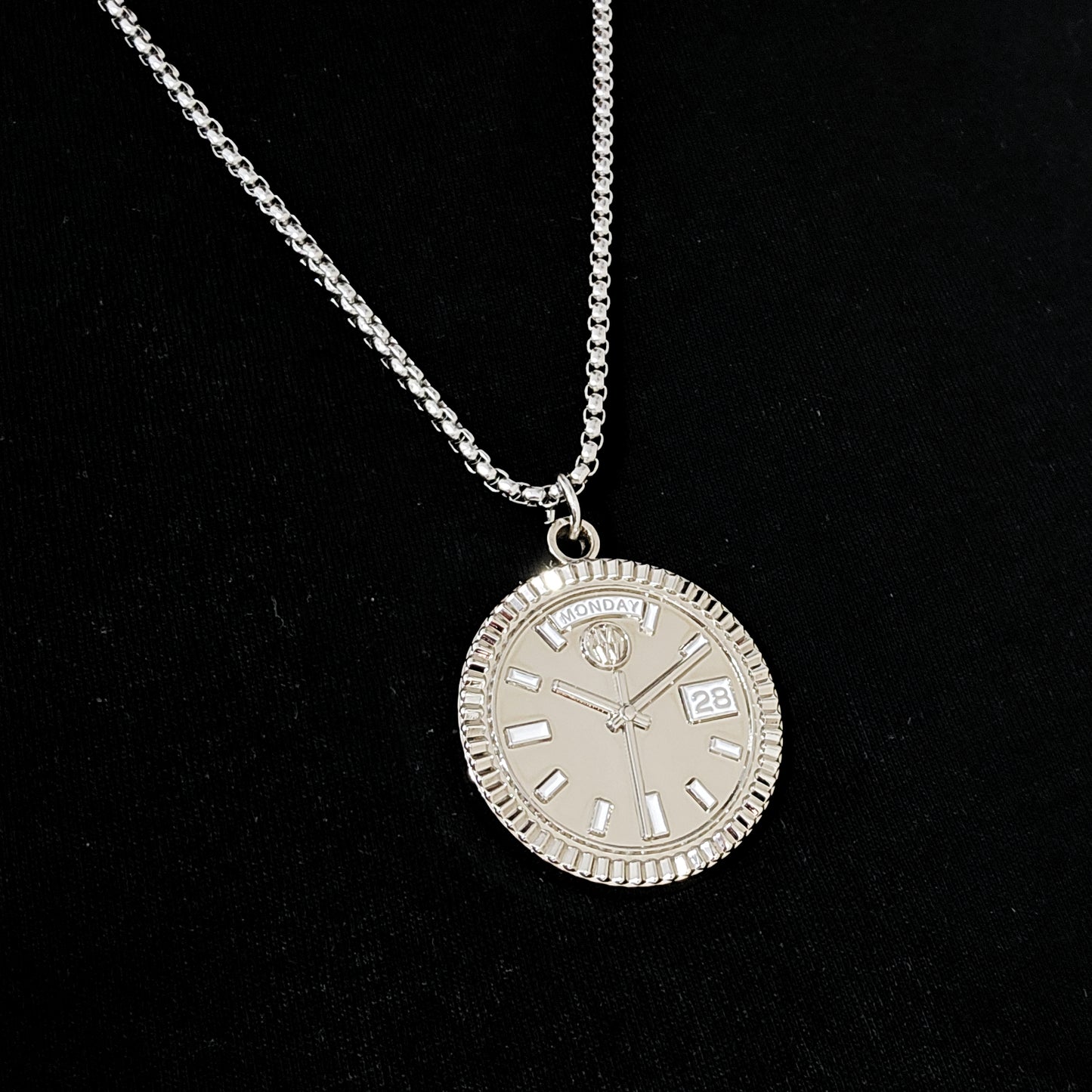 New Collection! Watchmedals PRESIDENTIAL Series Medal Necklace - Silver