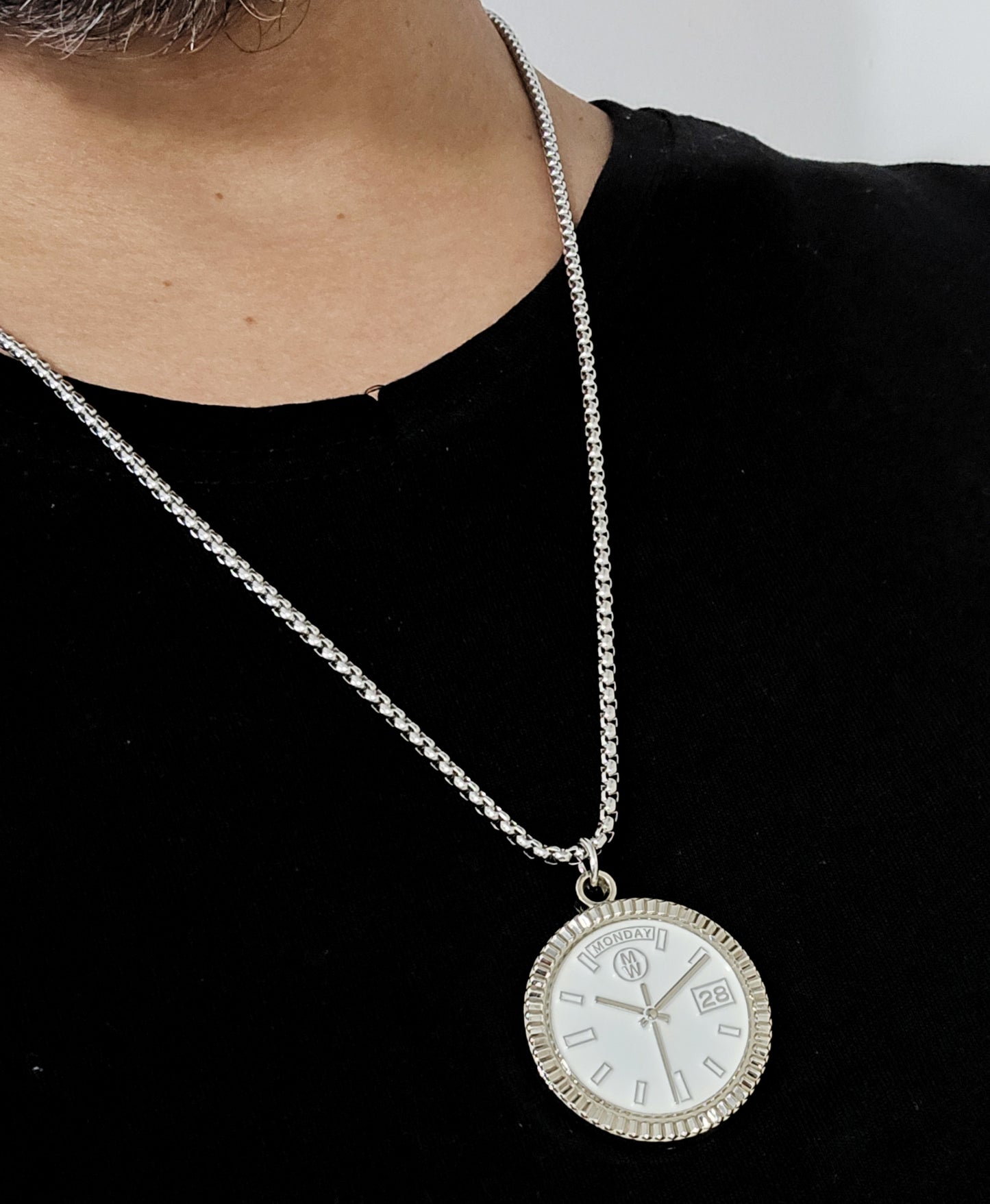 New Collection! Watchmedals PRESIDENTIAL Series Medal Necklace - Silver & White