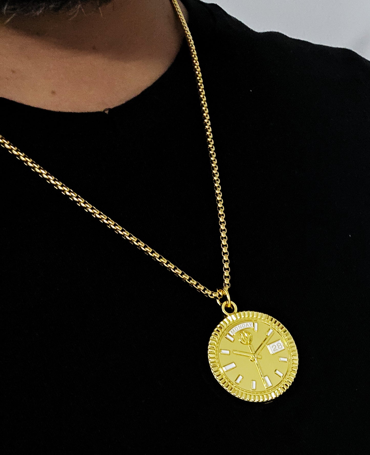 New Collection! Watchmedals PRESIDENTIAL Series Medal Necklace - Yellow Gold