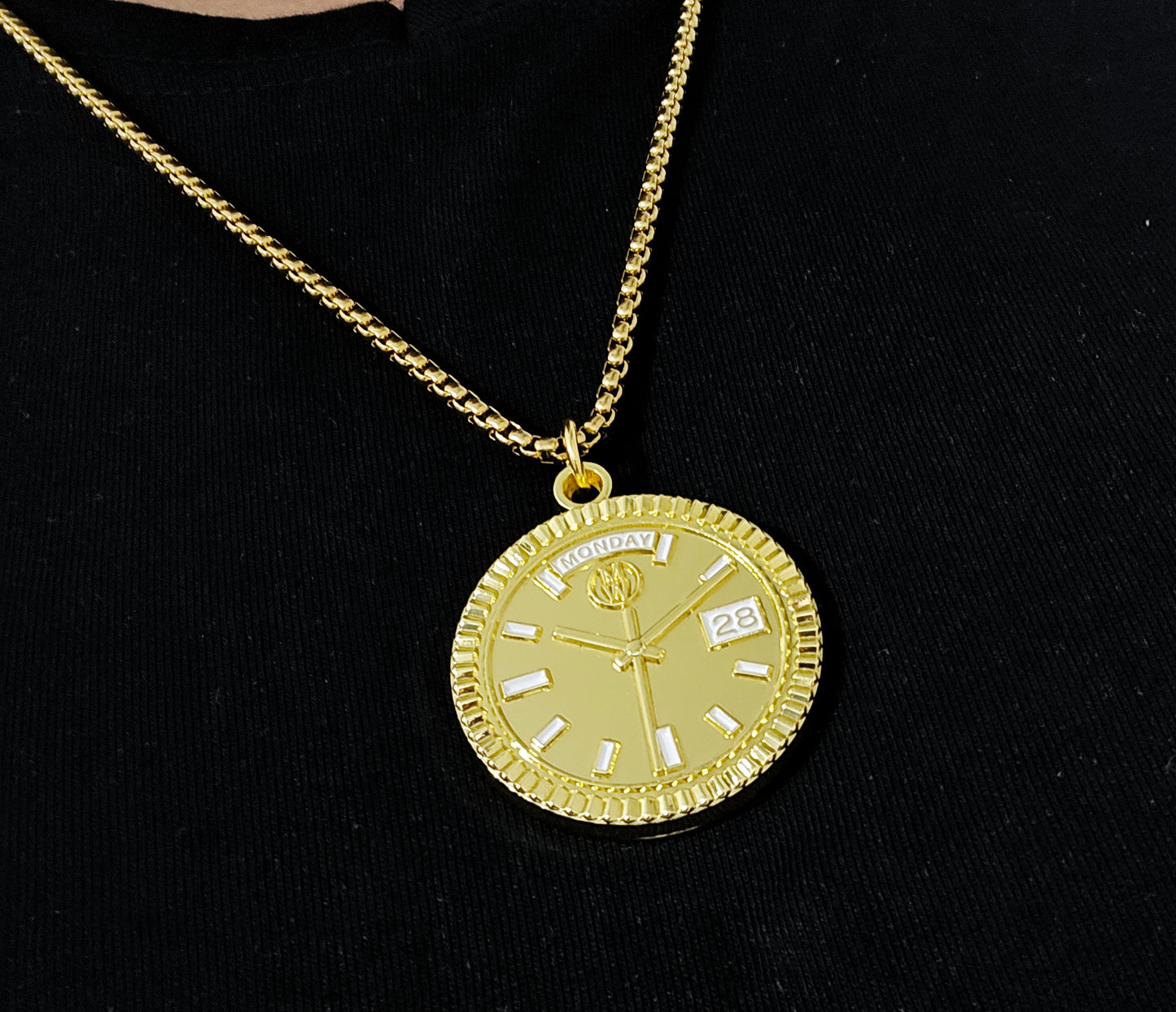 New Collection! Watchmedals PRESIDENTIAL Series Medal Necklace - Yellow Gold