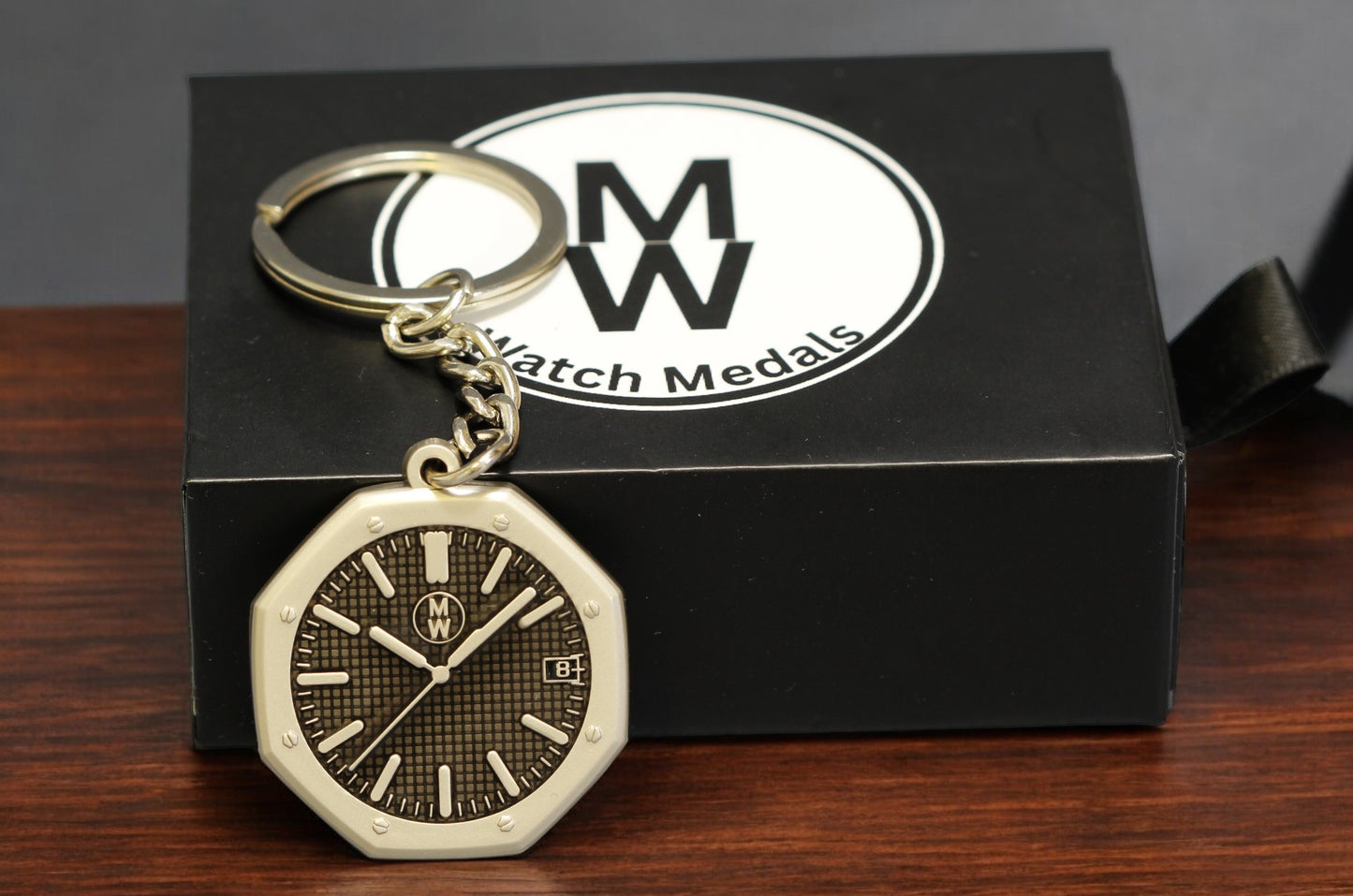 Watchmedals Official "ROYALBLACK" Men's Luxury Watch Design Keychain New In Original Box