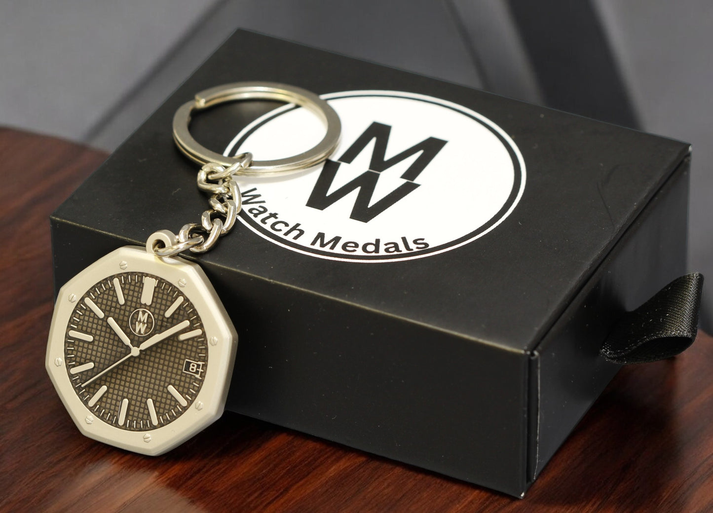 Watchmedals Official "ROYALBLACK" Men's Luxury Watch Design Keychain New In Original Box