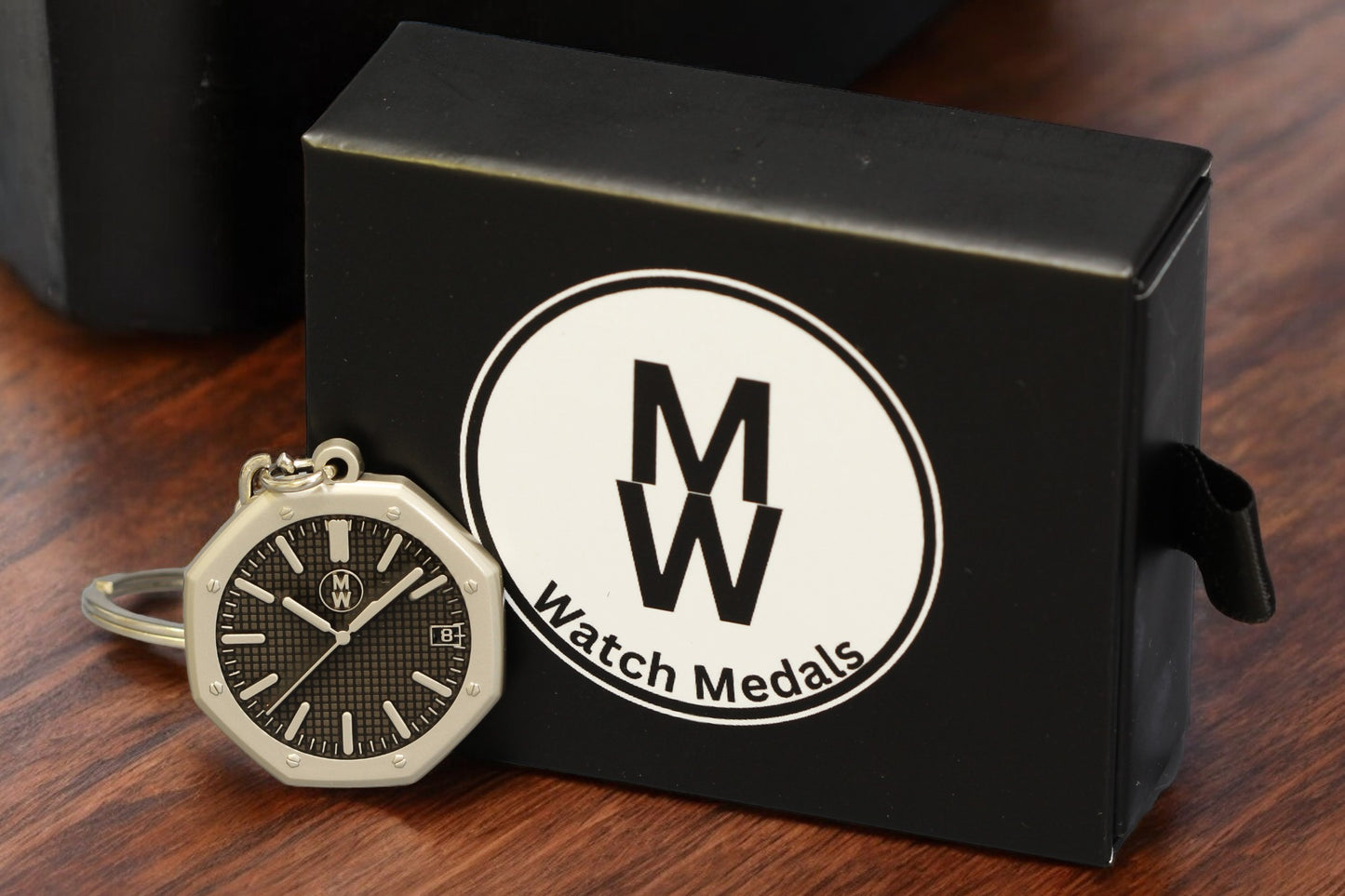 Watchmedals Official "ROYALBLACK" Men's Luxury Watch Design Keychain New In Original Box