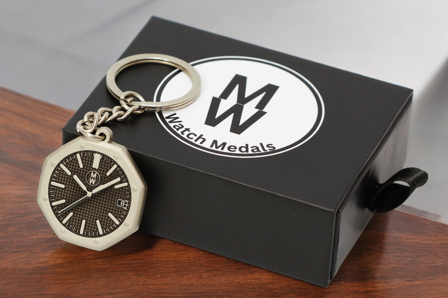 Watchmedals Official "ROYALBLACK" Men's Luxury Watch Design Keychain New In Original Box