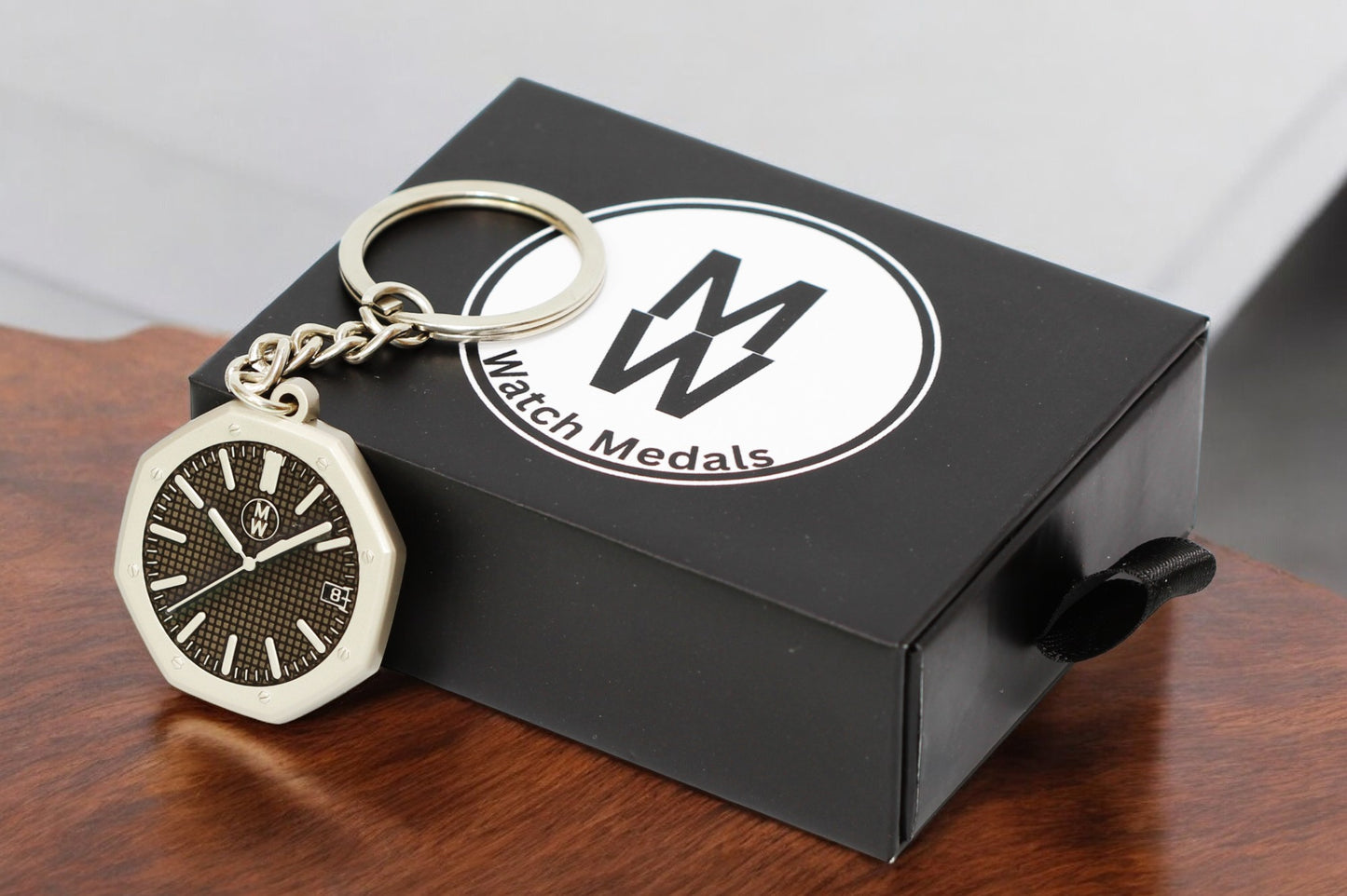 Watchmedals Official "ROYALBLACK" Men's Luxury Watch Design Keychain New In Original Box