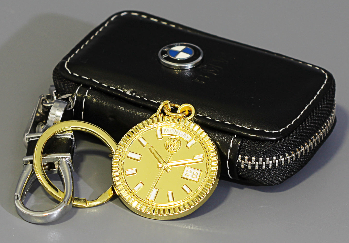 New Collection! Watchmedals PRESIDENTIAL Series Keychain - Yellow Gold