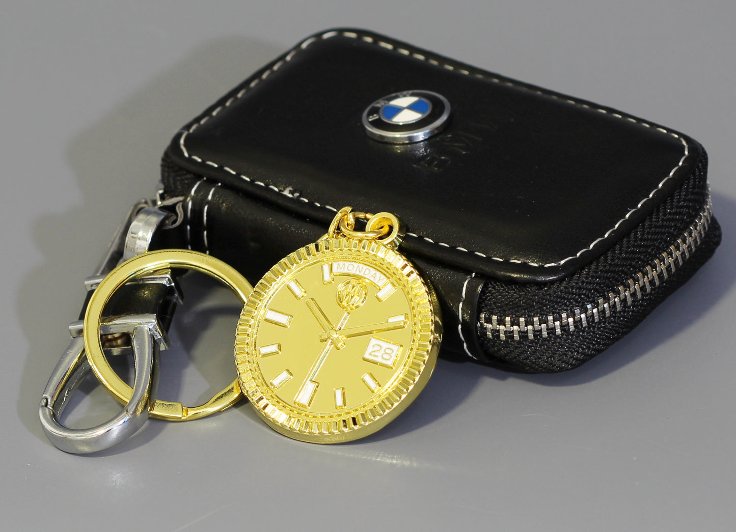 New Collection! Watchmedals PRESIDENTIAL Series Keychain - Yellow Gold