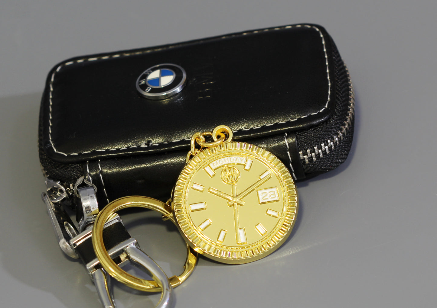 New Collection! Watchmedals PRESIDENTIAL Series Keychain - Yellow Gold