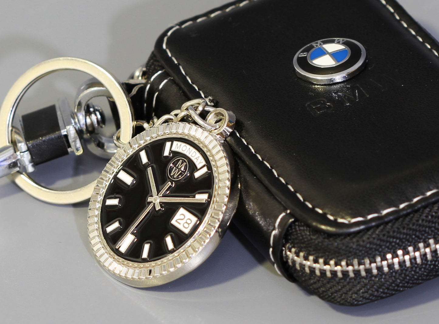 New Collection! Watchmedals PRESIDENTIAL Series Keychain - Silver & Black