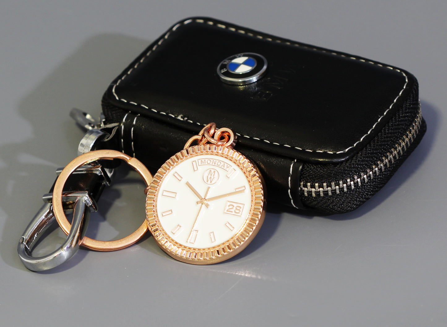 New Collection! Watchmedals PRESIDENTIAL Series Keychain - Rose Gold & White