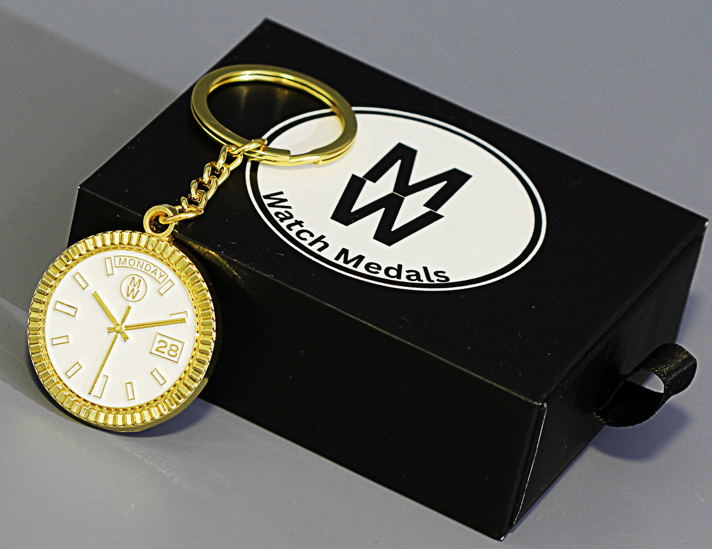 New Collection! Watchmedals PRESIDENTIAL Series Keychain - Yellow Gold & White