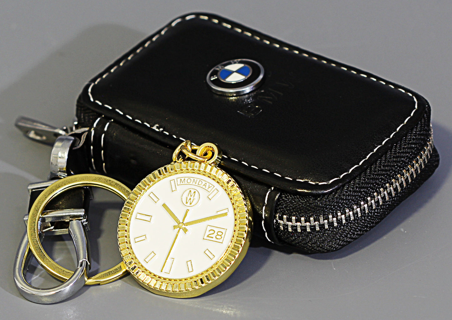 New Collection! Watchmedals PRESIDENTIAL Series Keychain - Yellow Gold & White