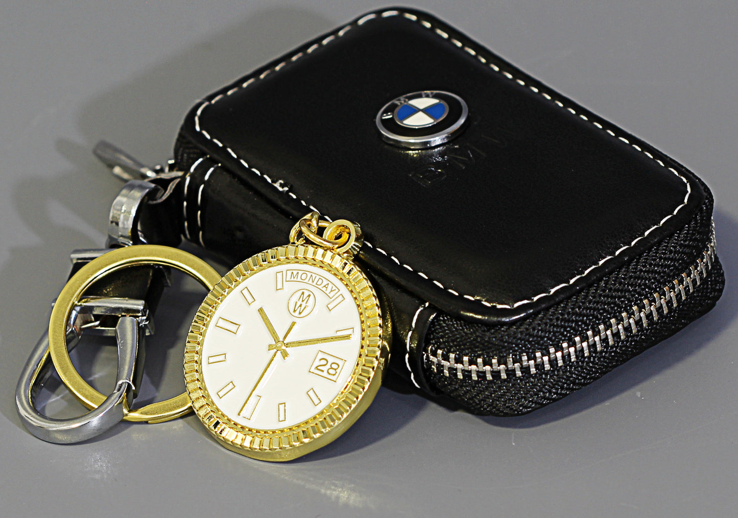 New Collection! Watchmedals PRESIDENTIAL Series Keychain - Yellow Gold & White