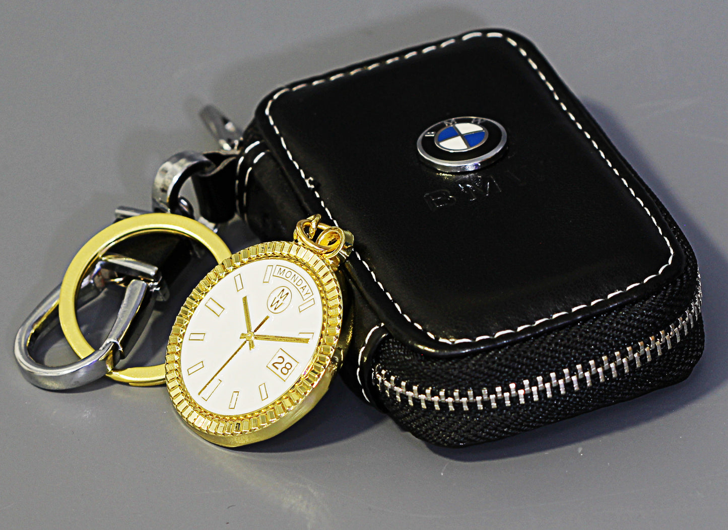 New Collection! Watchmedals PRESIDENTIAL Series Keychain - Yellow Gold & White