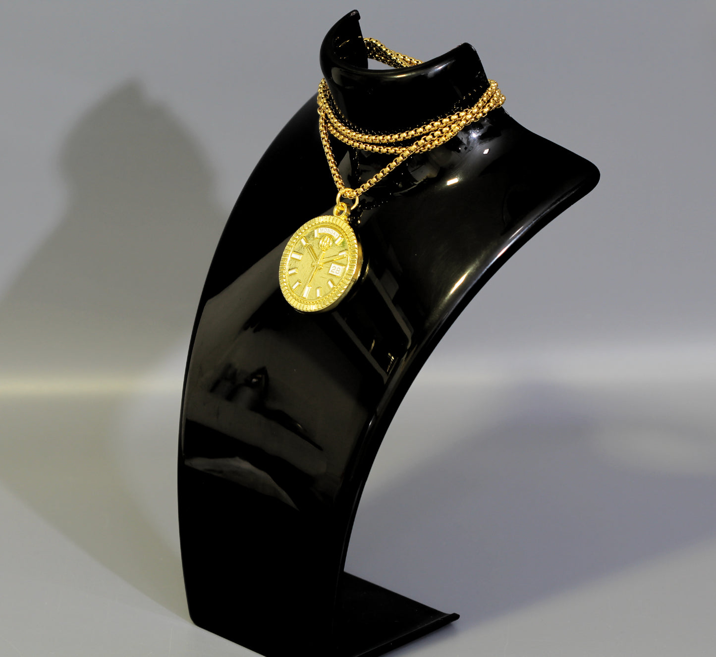 New Collection! Watchmedals PRESIDENTIAL Series Medal Necklace - Yellow Gold