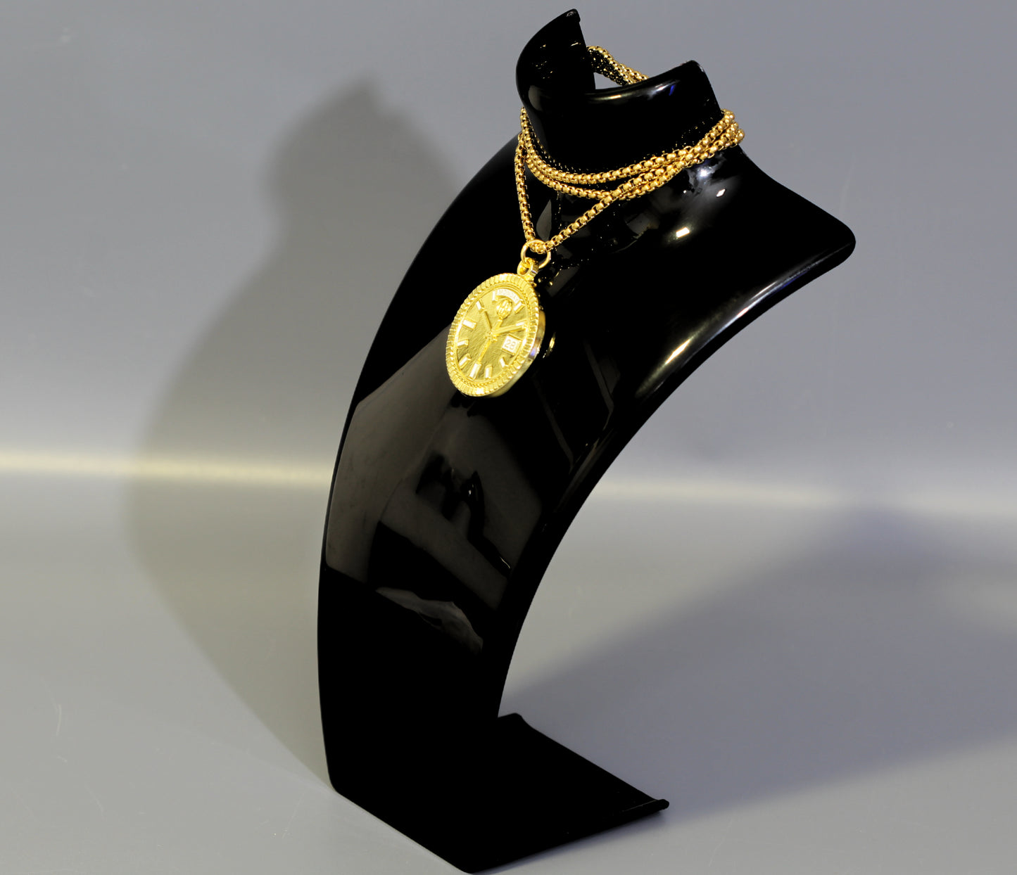 New Collection! Watchmedals PRESIDENTIAL Series Medal Necklace - Yellow Gold