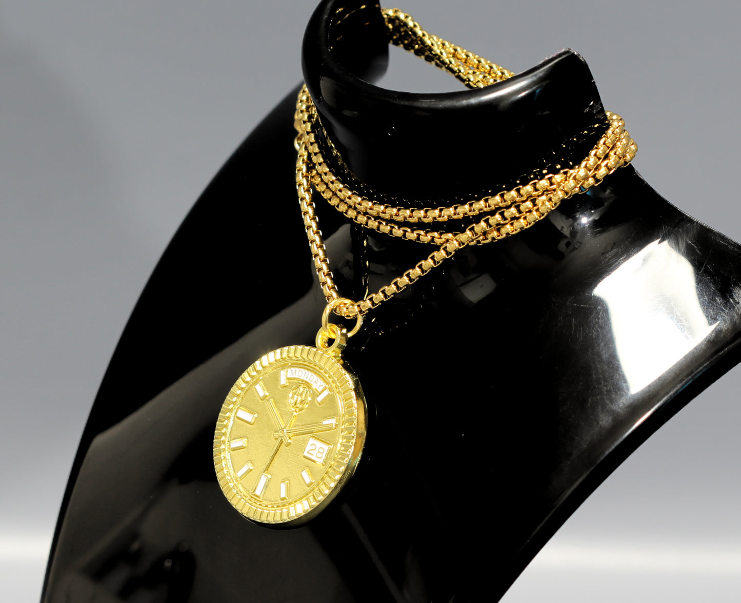 New Collection! Watchmedals PRESIDENTIAL Series Medal Necklace - Yellow Gold