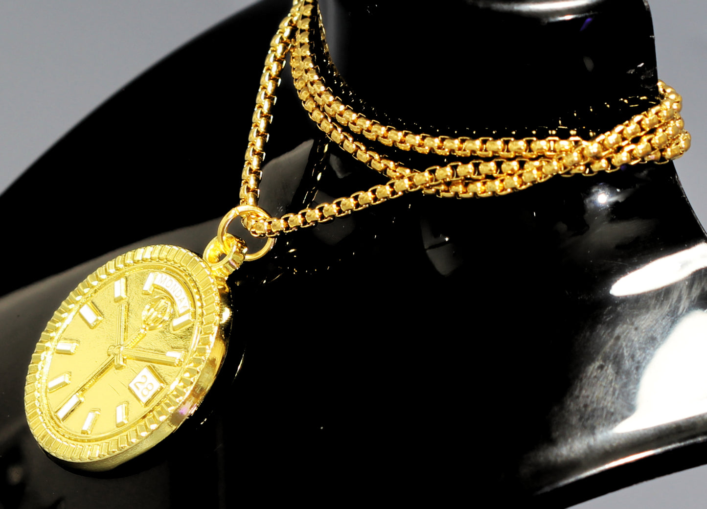 New Collection! Watchmedals PRESIDENTIAL Series Medal Necklace - Yellow Gold