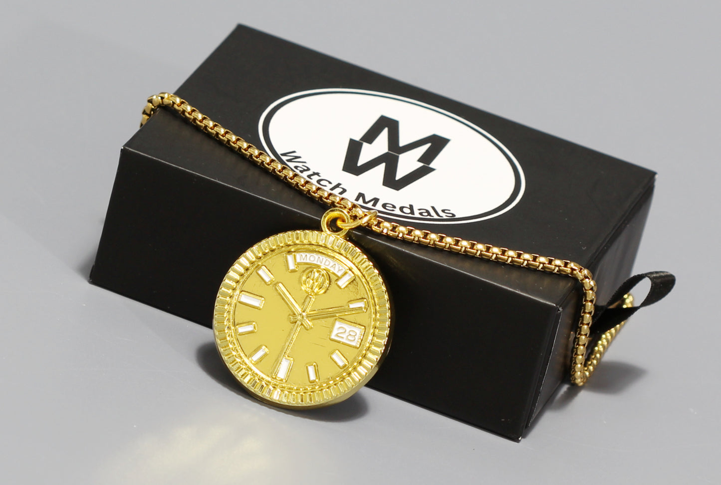 New Collection! Watchmedals PRESIDENTIAL Series Medal Necklace - Yellow Gold