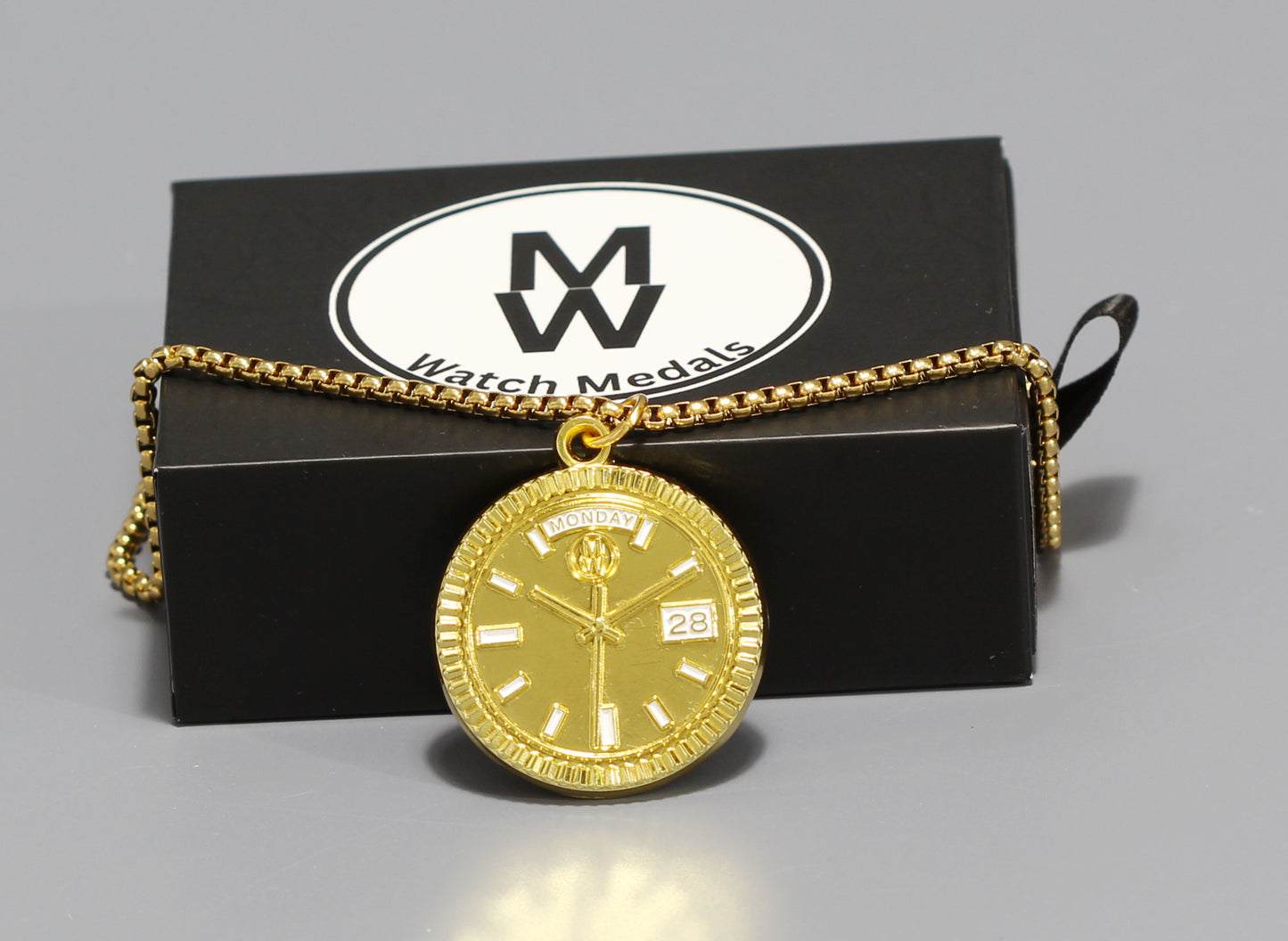 New Collection! Watchmedals PRESIDENTIAL Series Medal Necklace - Yellow Gold