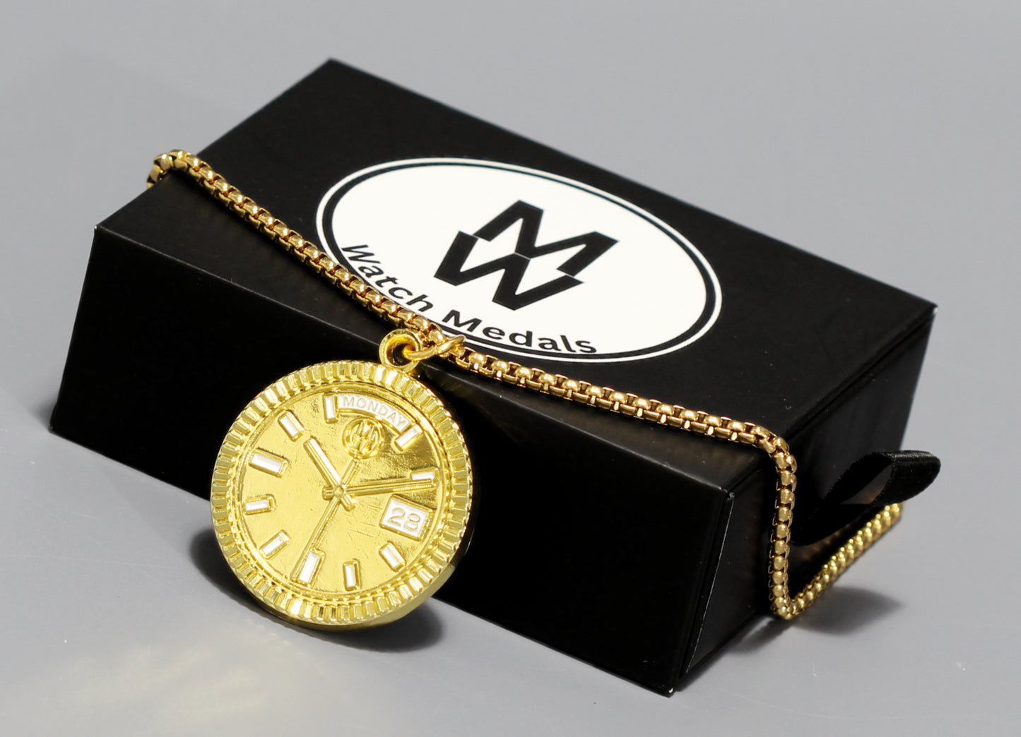 New Collection! Watchmedals PRESIDENTIAL Series Medal Necklace - Yellow Gold