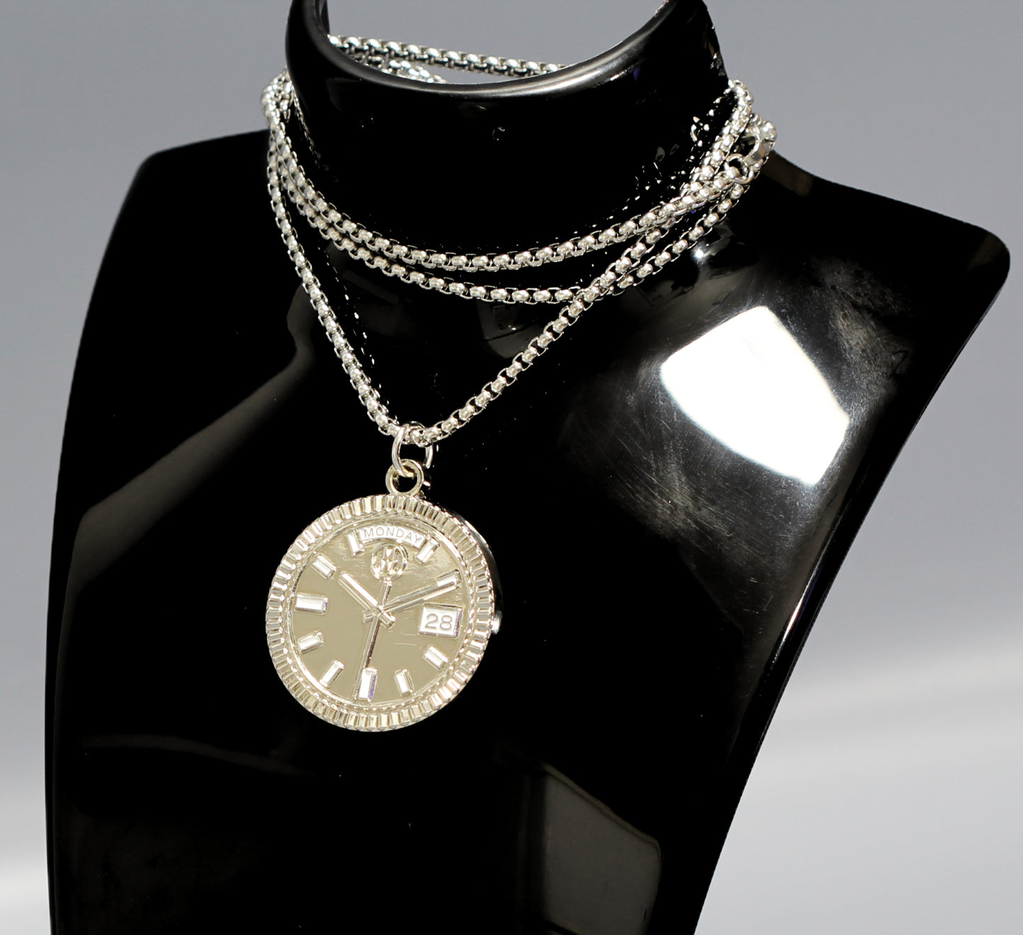 New Collection! Watchmedals PRESIDENTIAL Series Medal Necklace - Silver