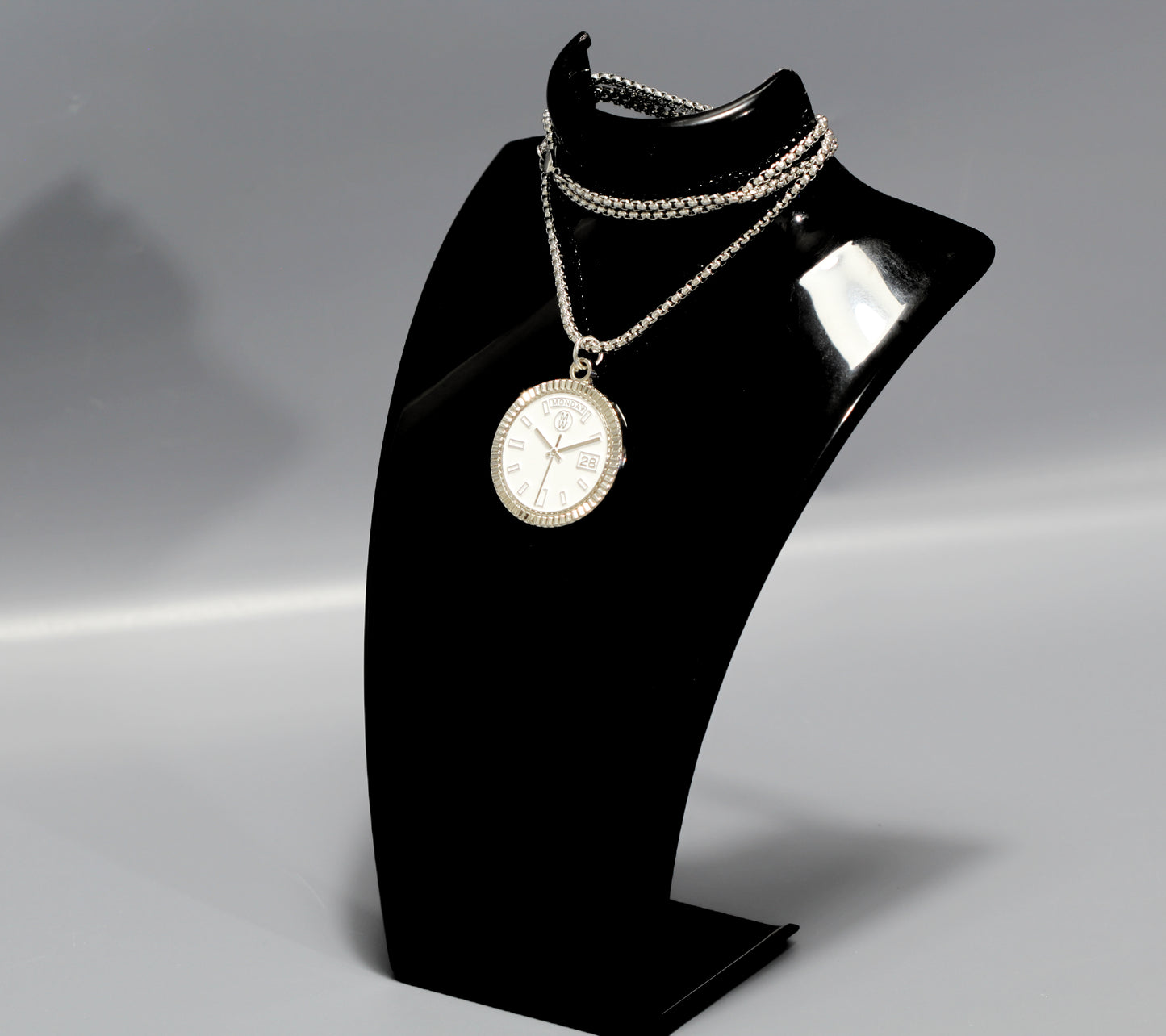 New Collection! Watchmedals PRESIDENTIAL Series Medal Necklace - Silver & White