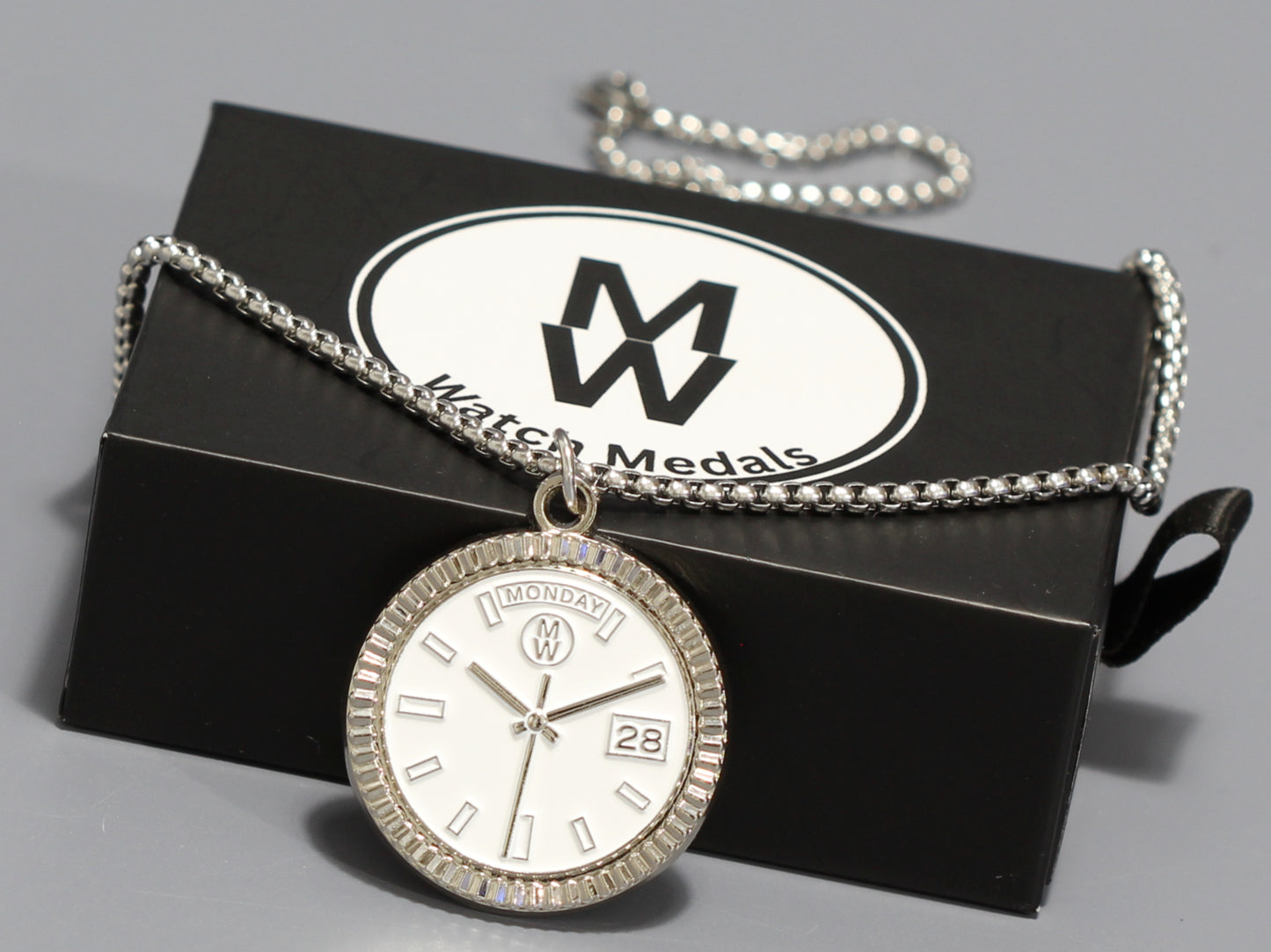 New Collection! Watchmedals PRESIDENTIAL Series Medal Necklace - Silver & White